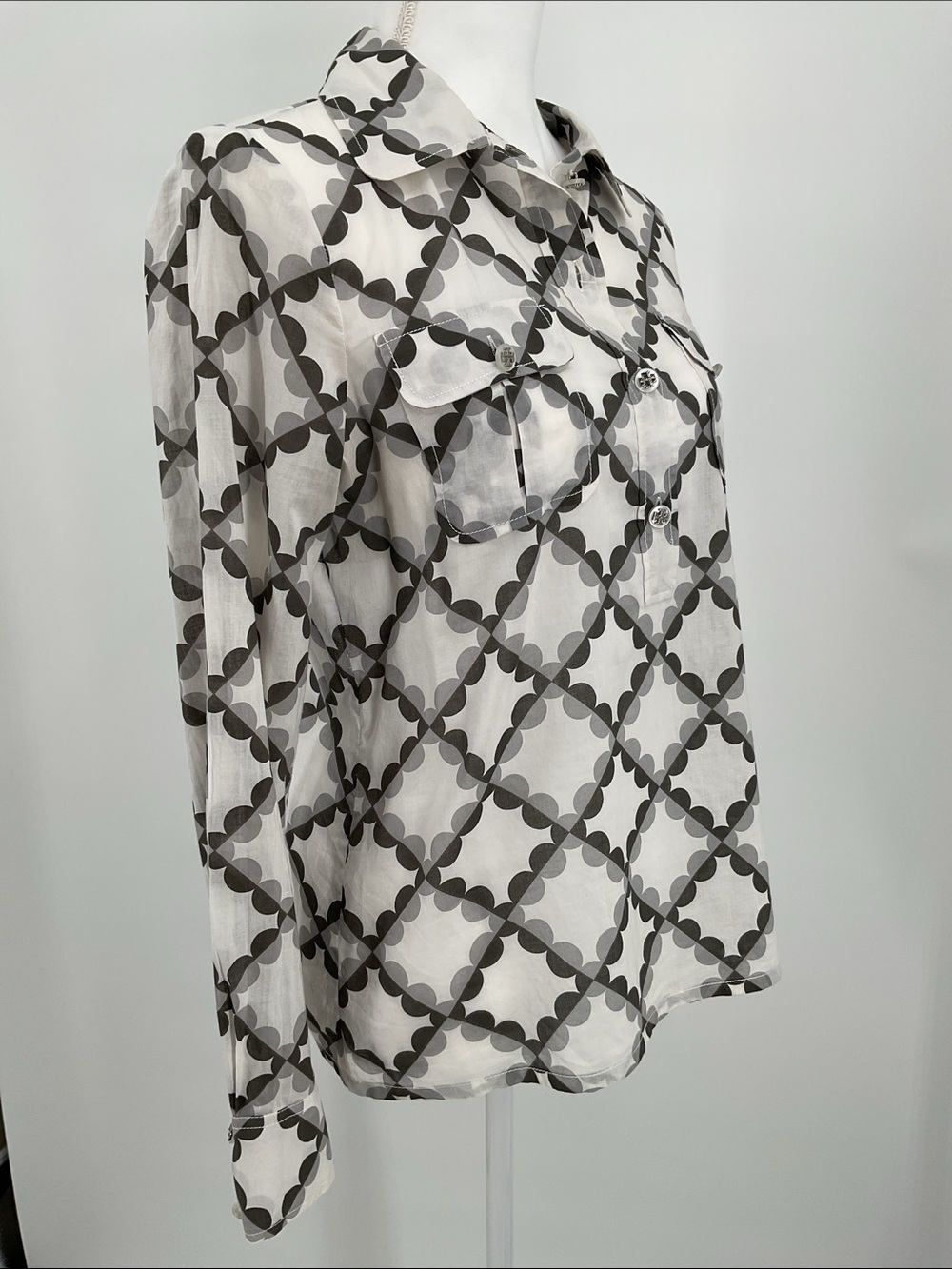 Tory Burch Logo Print Cotton Popover Utility Blouse Women’s 8 Gray White - Picture 4 of 14